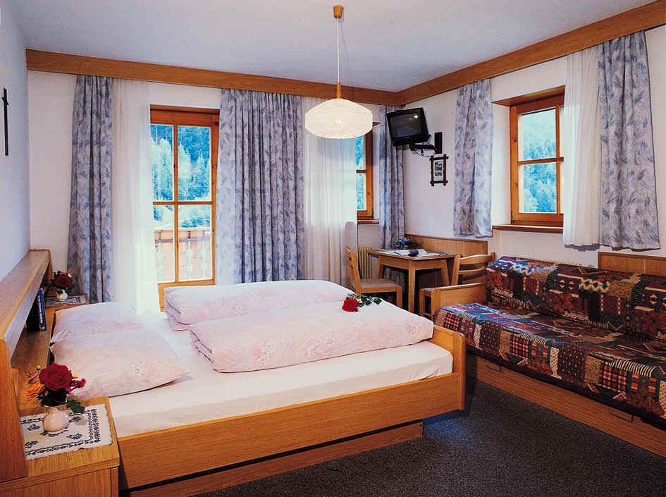 Gasthof Mittermuehl Funes  Szoba fotó